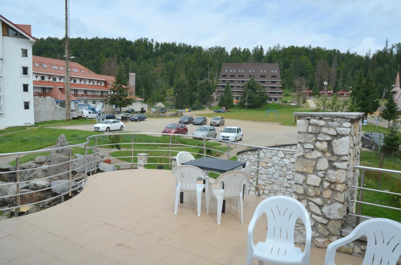 Vila Liliacul Stana de Vale Luaran gambar