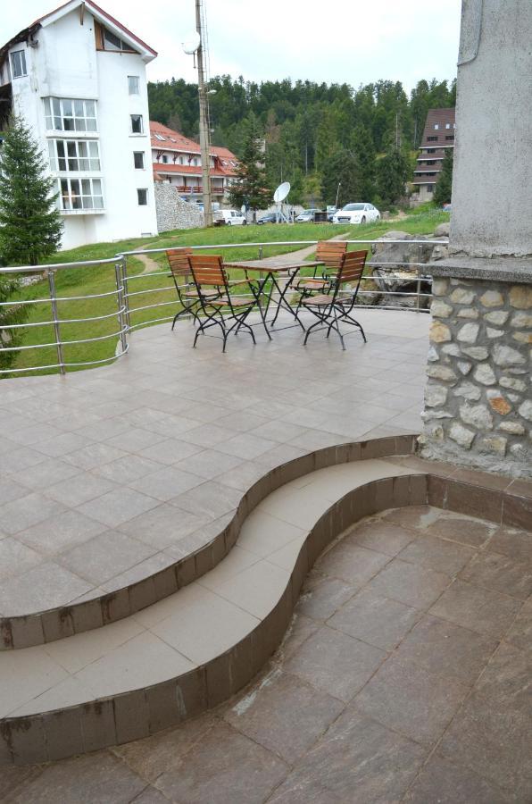 Vila Liliacul Stana de Vale Luaran gambar